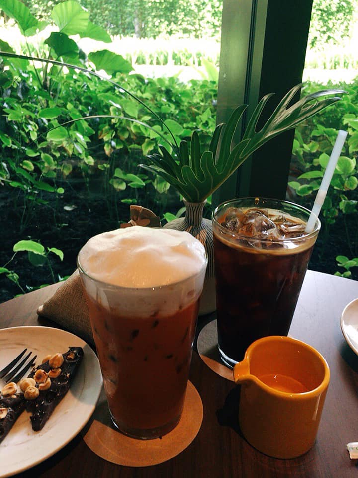【Kimpton Maa-Lai Bangkok】ホテル1階の緑豊かな庭園カフェ「CRAFT」@ランスワン