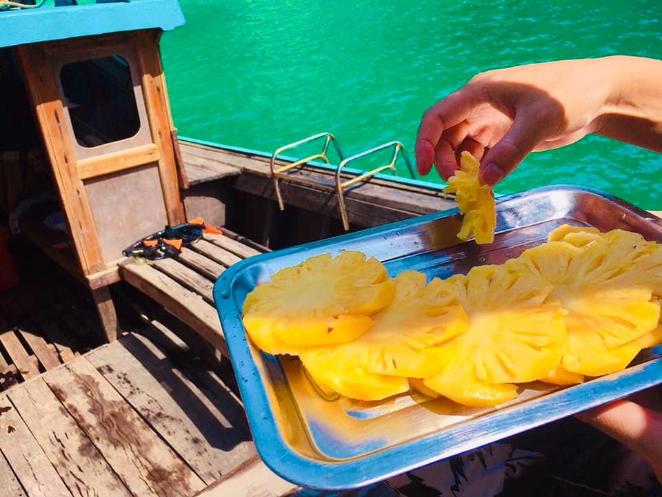 ピピ島でロングテールボートをチャーター